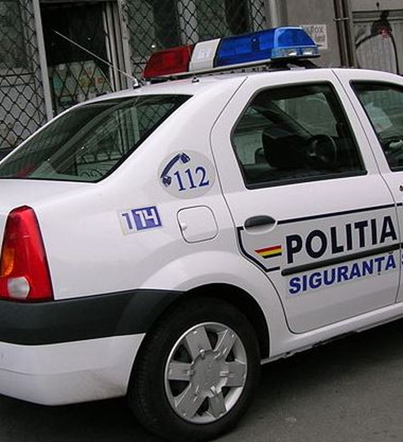 Povestea șocantă a unei fetițe de 13 ani. Ce a aflat bunica ei despre ea?