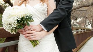 11 membri ai unei familii s-au căsătorit &icirc;ntre ei și au divorțat de 23 de ori. Totul s-a petrecut &icirc;ntr-o lună