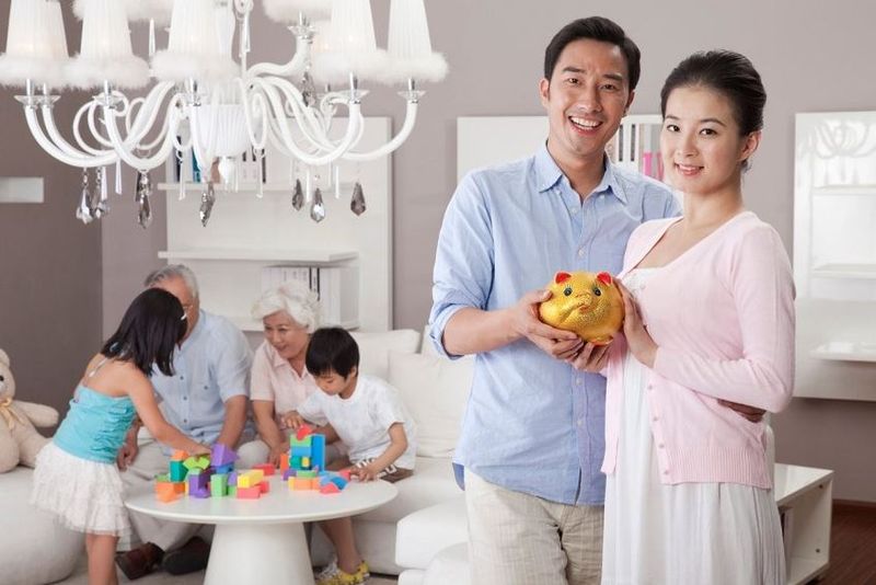 11 membri ai unei familii s-au căsătorit între ei și au divorțat de 23 de ori. Totul s-a petrecut într-o lună