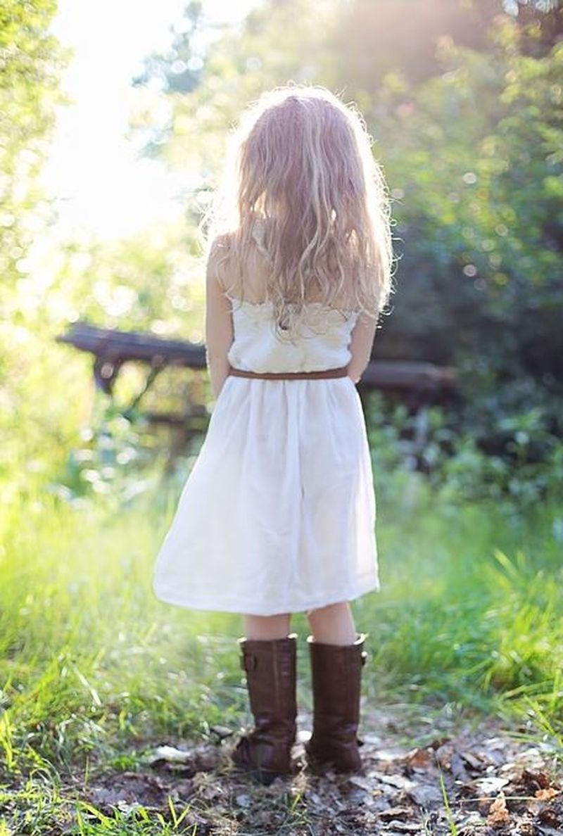 Povestea plină de mister a unei fetițe de 8 ani. „Se holba noaptea la noi, am văzut-o cum a pus chimicale în cafea, a zis că încearcă să mă otrăvească”