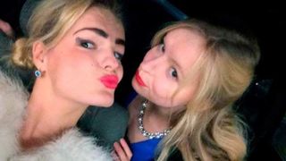 Cazul șocant al unor surori. I-a tăiat urechile surorii mai mici și i-a aplicat 189 de lovituri de cuțit