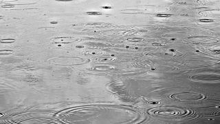 Vreme ploioas&acirc; &icirc;n țară. Cod galben de ploi, &icirc;ncep&acirc;nd de joi dup&acirc;-amiază