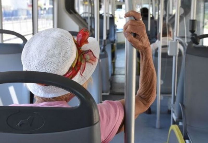 Gestul neașteptat al unei bătrâne de 62 de ani. Femeia a furat portofelul unui bărbat