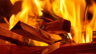 Incendiu la școala. 77 de elevi au fost evacuați 