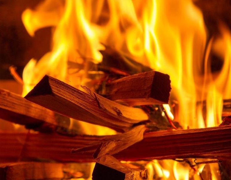 Incendiu la școala. 77 de elevi au fost evacuați 