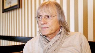 Vestea privind decesul cântăreţului Mihai Constantinescu, infirmată de reprezentanţii Spitalului Floreasca