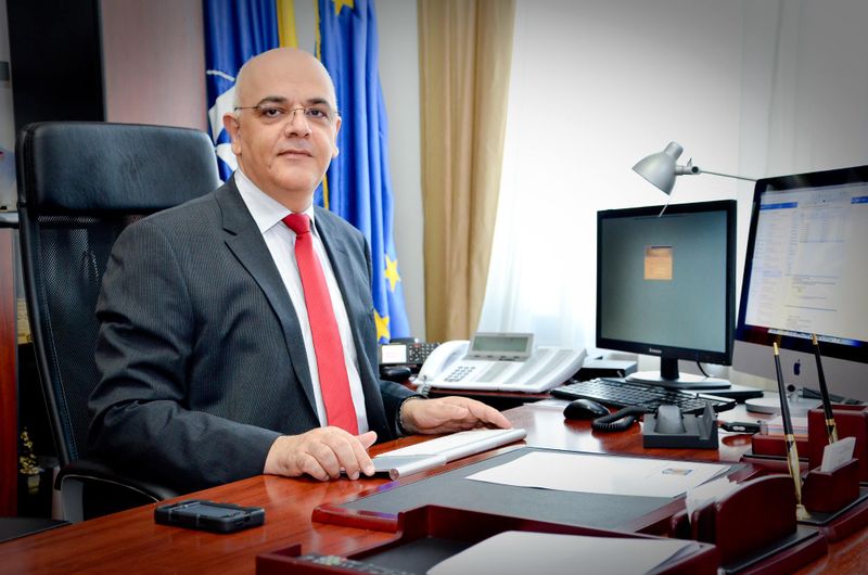 „Nu se pune problema să fie deconectat de la aparate”- declarația de ultimă oră a lui Raed Arafat despre starea de sănătate a lui Mihai Constantinescu