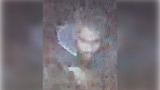 Două femei, agresate pe stradă &icirc;n Bucureşti. Polițiștii &icirc;l caută pe agresor