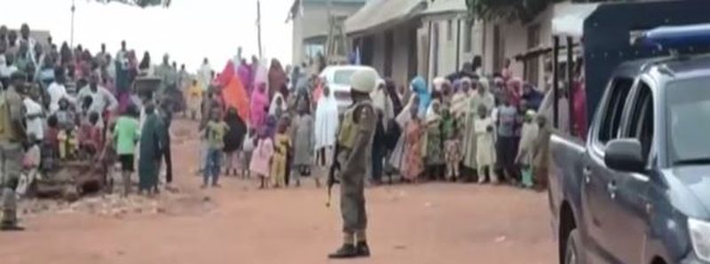 Povestea șocantă a celor 500 de elevi care erau ținuți în lanțuri la școală