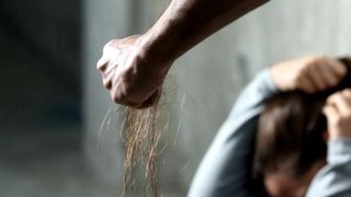 Povestea șocantă a violului condus de o fată de 13 ani. Fata agresată obligată să facă sex oral