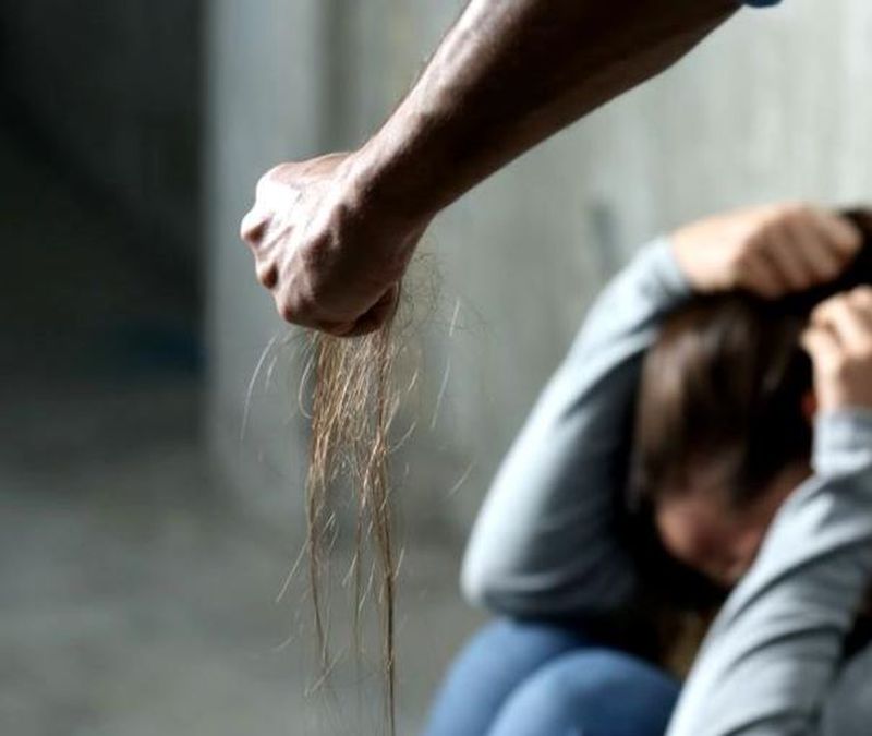 Povestea șocantă a violului condus de o fată de 13 ani. Fata agresată obligată să facă sex oral