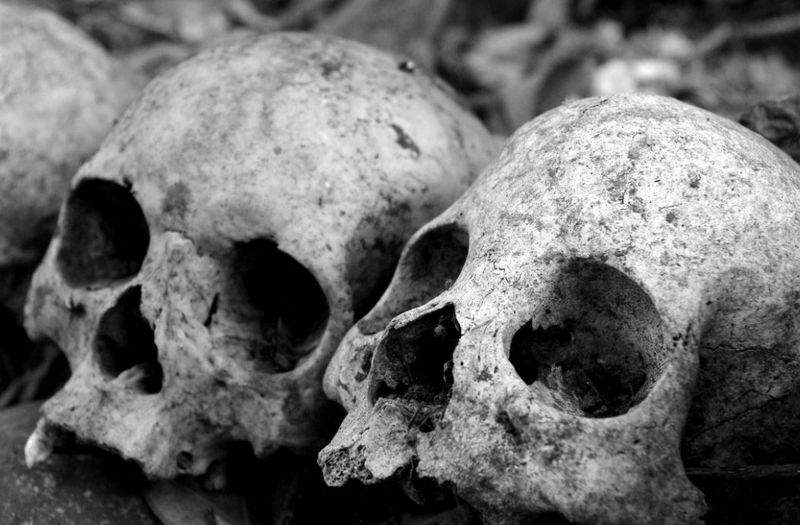 Ce se întâmplă cu noi după moarte? Prin ce transformări trece corpul după deces?