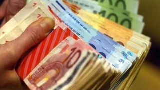 Horoscop 2019. Cine va avea noroc cu carul la bani în luna octombrie?