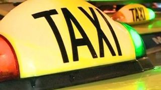 Taximetrist bătut de clienți, pe motiv că a ales traseul mai lung