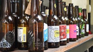 Adeverință pentru alcoolici. La o biserică din Satu Mare enoriașii depun jurăm&acirc;nt: &bdquo;Nu bea alcool, dec&acirc;t un litru pe zi! Aşa să-i ajute Dumnezeu"