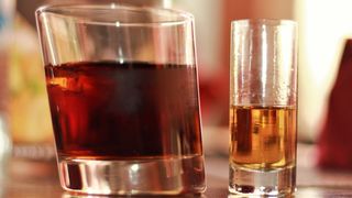 Adeverință pentru alcoolici. La o biserică din Satu Mare enoriașii depun jurăm&acirc;nt: &bdquo;Nu bea alcool, dec&acirc;t un litru pe zi! Aşa să-i ajute Dumnezeu"