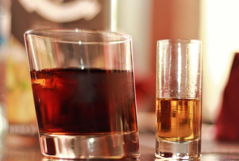 Adeverință pentru alcoolici. La o biserică din Satu Mare enoriașii depun jurământ: „Nu bea alcool, decât un litru pe zi! Aşa să-i ajute Dumnezeu"