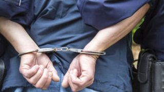 Un bărbat din Botoșani a fost arestat preventiv după ce a încercat să violeze două minore de 12 și respectiv 14 ani