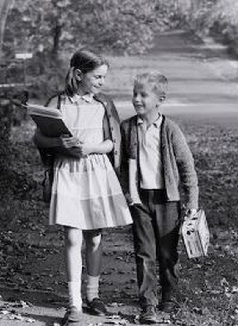 Efortul uluitor pe care îl fac copiii dintr-o comună. Se trezesc la ora 4 și merg kilometri întregi până la școală