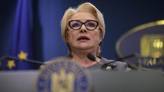 Cine o atacă dur pe Viorica Dăncilă - „Este iresponsabilă”. Moțiunea de cenzură ar fi un „act de igienă”