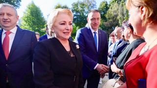 Cine o atacă dur pe Viorica Dăncilă - „Este iresponsabilă”. Moțiunea de cenzură ar fi un „act de igienă”