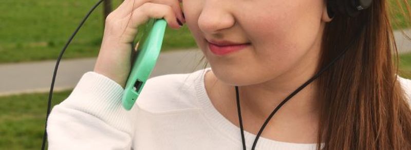 Sfârșit tragic pentru o adolescentă. A murit în timp ce asculta muzică în pat