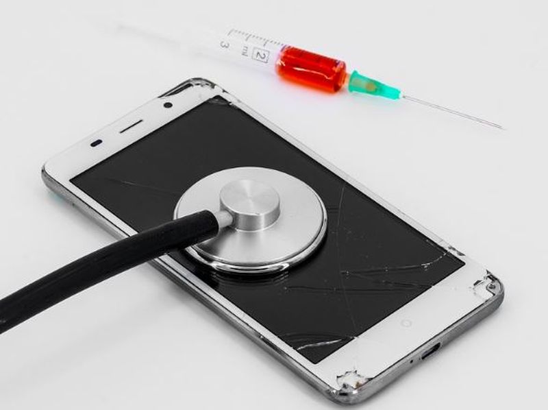 Sfârșit tragic pentru o adolescentă. A murit în timp ce asculta muzică în pat