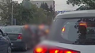 Grav incident în cartierul Crângași din Capitală. Un șofer a fost înjunghiat în trafic