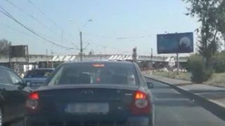 Un șofer a fost &icirc;njunghiat &icirc;n trafic. De la ce a pornit discuția aprinsă &icirc;n cartierul Cr&acirc;ngași din Capitală?