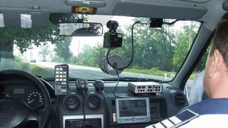 Urmărire ca-n filme pe șosea. Nu are frică de moarte, a fost prins cu cu 166 și 236 de km/h, &icirc;n timp ce fugea de poliție