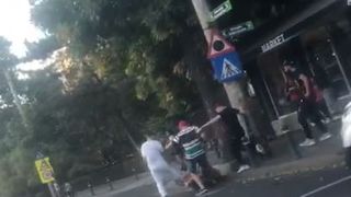 VIDEO | Tânăr bătut în trafic. Scenele șocante, filmate în urmă cu puțin timp