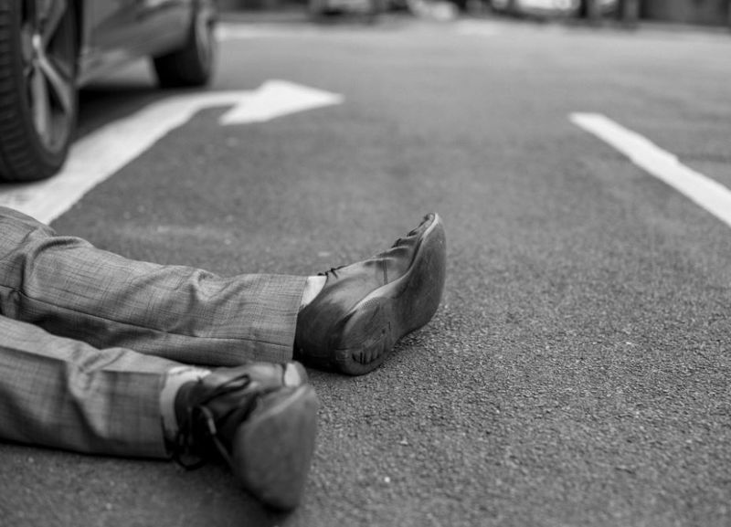 Accident de proporții - O fetiţă de opt ani a fost ucisă pe trotuar, iar alte două persoane sunt în stare gravă