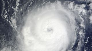 Uraganul care va lovi Rom&acirc;nia &icirc;n zilele următoare. Uraganul Lorenzo va pătrunde &icirc;n Europa