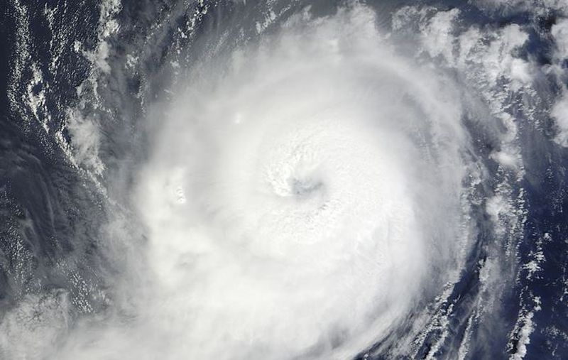 Uraganul care va lovi România în zilele următoare. Uraganul Lorenzo va pătrunde în Europa