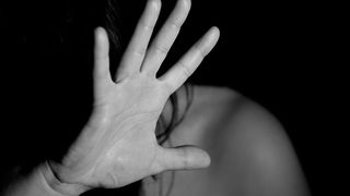 Drama prin care a trecut o copilă de 14 ani! A fost violată timp de 3 ani! Cine este monstrul care a făcut acest lucru! 