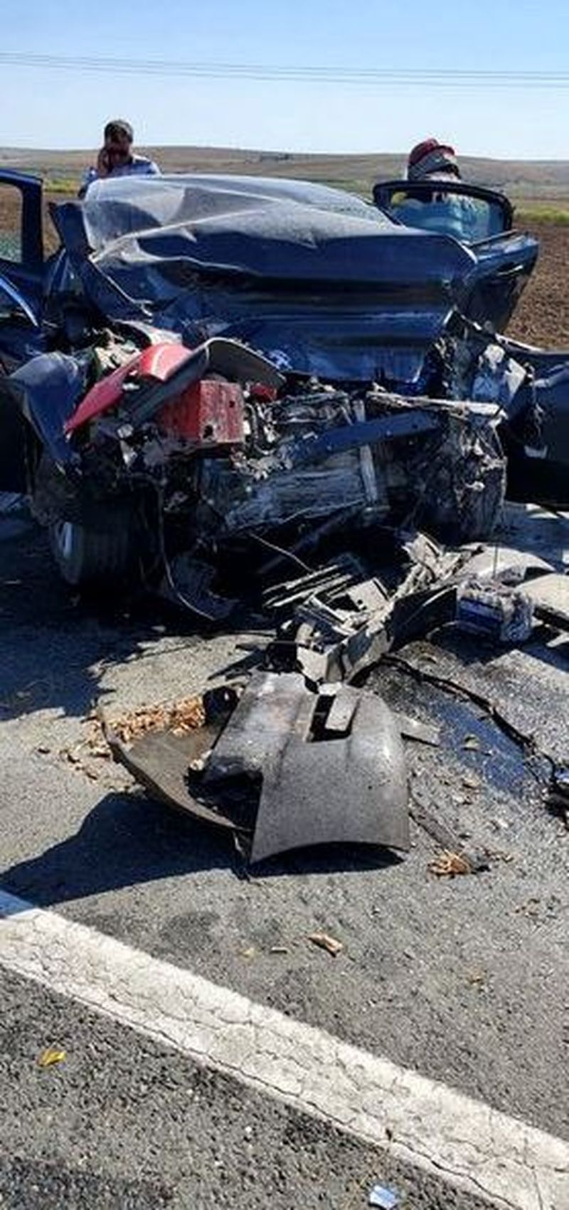 Accident de proporții, după ce mașina unei femei s-a ciocnit de un TIR