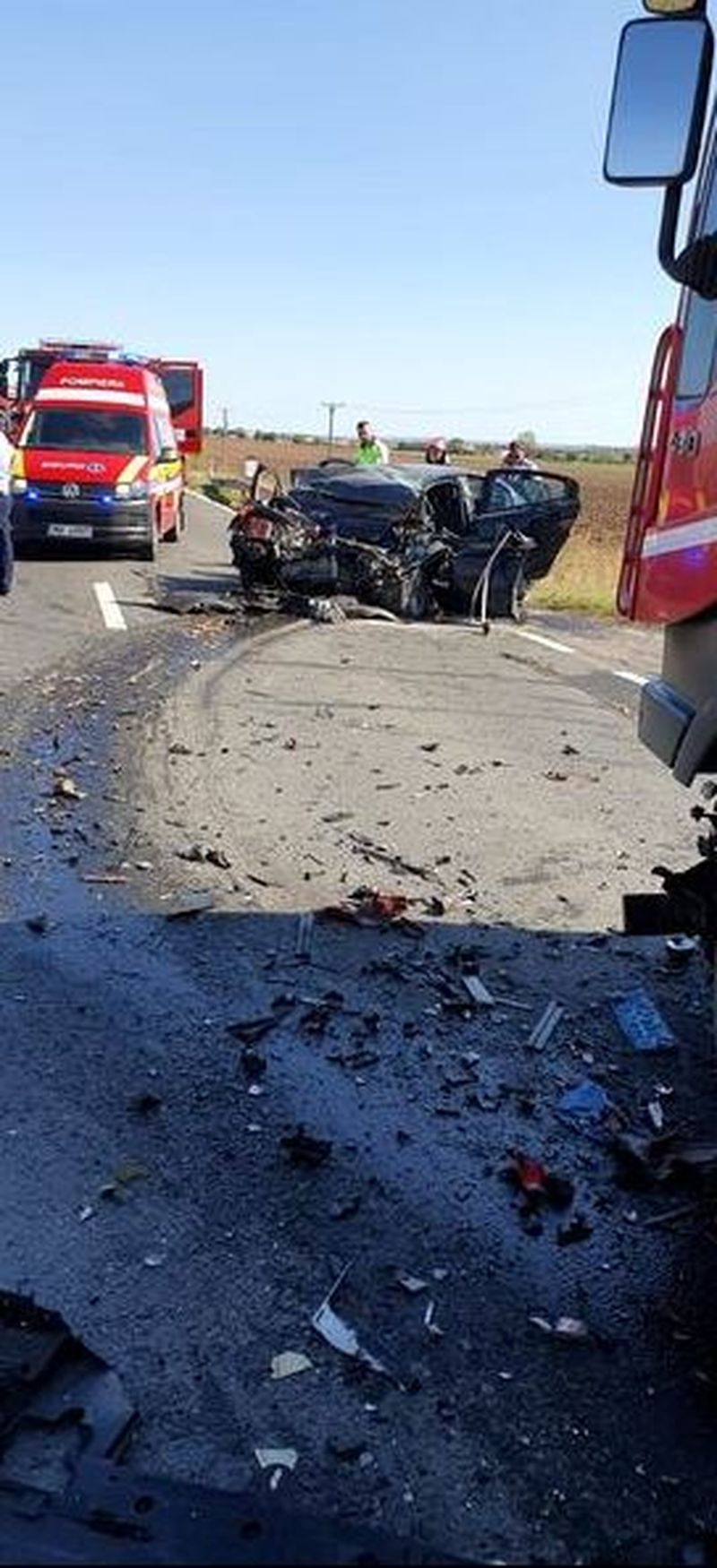 Accident de proporții, după ce mașina unei femei s-a ciocnit de un TIR