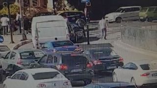 VIDEO | Preot reţinut după ce a lovit intenționat, cu maşina, un bărbat