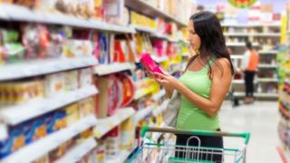 Produse cumpărate de foarte mulţi rom&acirc;ni, retrase de pe rafturile unui cunoscut supermarket! Au foarte multe bacterii!