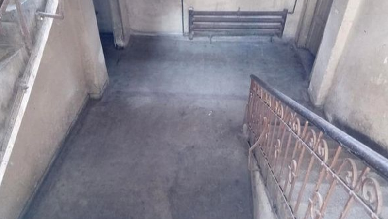 Un elev a căzut de la etajul 2 al unei școli din Năsăud. Băiatul este în stare gravă