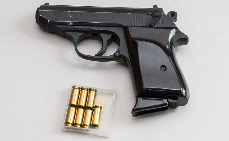 Împușcată accidental de un băiat care se lăuda cu arma familiei