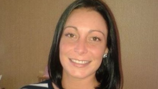 Urma să meargă la altar, dar iubitul ei i-a murit &icirc;n brațe. Acum femeia este de negăsit