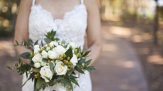 Urma să meargă la altar, dar iubitul ei i-a murit &icirc;n brațe. Acum femeia este de negăsit