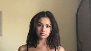 Lia, o t&acirc;nără de 24 de ani, și-a v&acirc;ndut virginitatea unui politician de 50 de ani! Suma oferită de bărbat este uluitoare