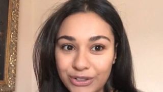 Fata care și-a v&acirc;ndut virginitatea unui politician de 50 de ani. Suma este uluitoare