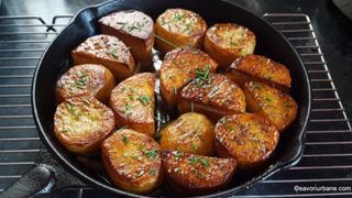 Cartofi fondanți. Nu ai mai mâncat niciodată așa ceva. Doar așa vei pregăti cina de acum înainte! Te lingi pe degete!