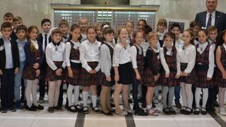 Elevii cer să înceapă școala pe 1 septembrie. Ei doresc schimbarea structurii anului școlar