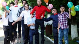 Elevii cer să înceapă școala pe 1 septembrie. Ei doresc schimbarea structurii anului școlar