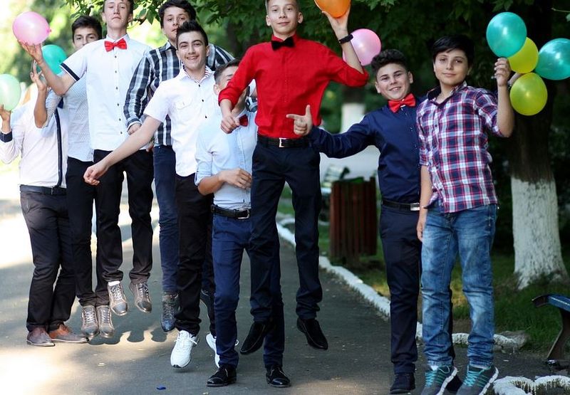 Elevii cer să înceapă școala pe 1 septembrie. Ei doresc schimbarea structurii anului școlar