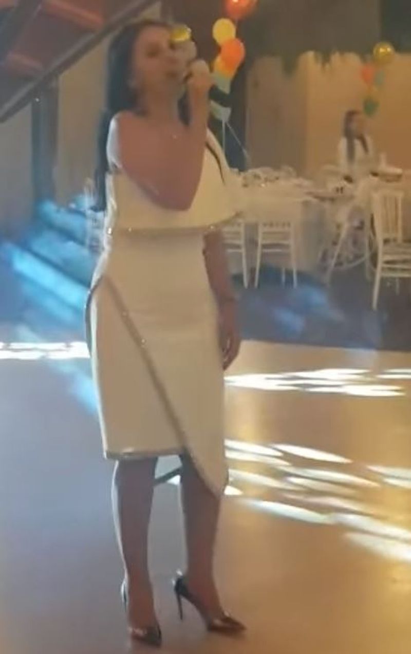 Sorina Pintea - sufletul petrecerii. Ministrul Sănătății a cântat la un eveniment privat